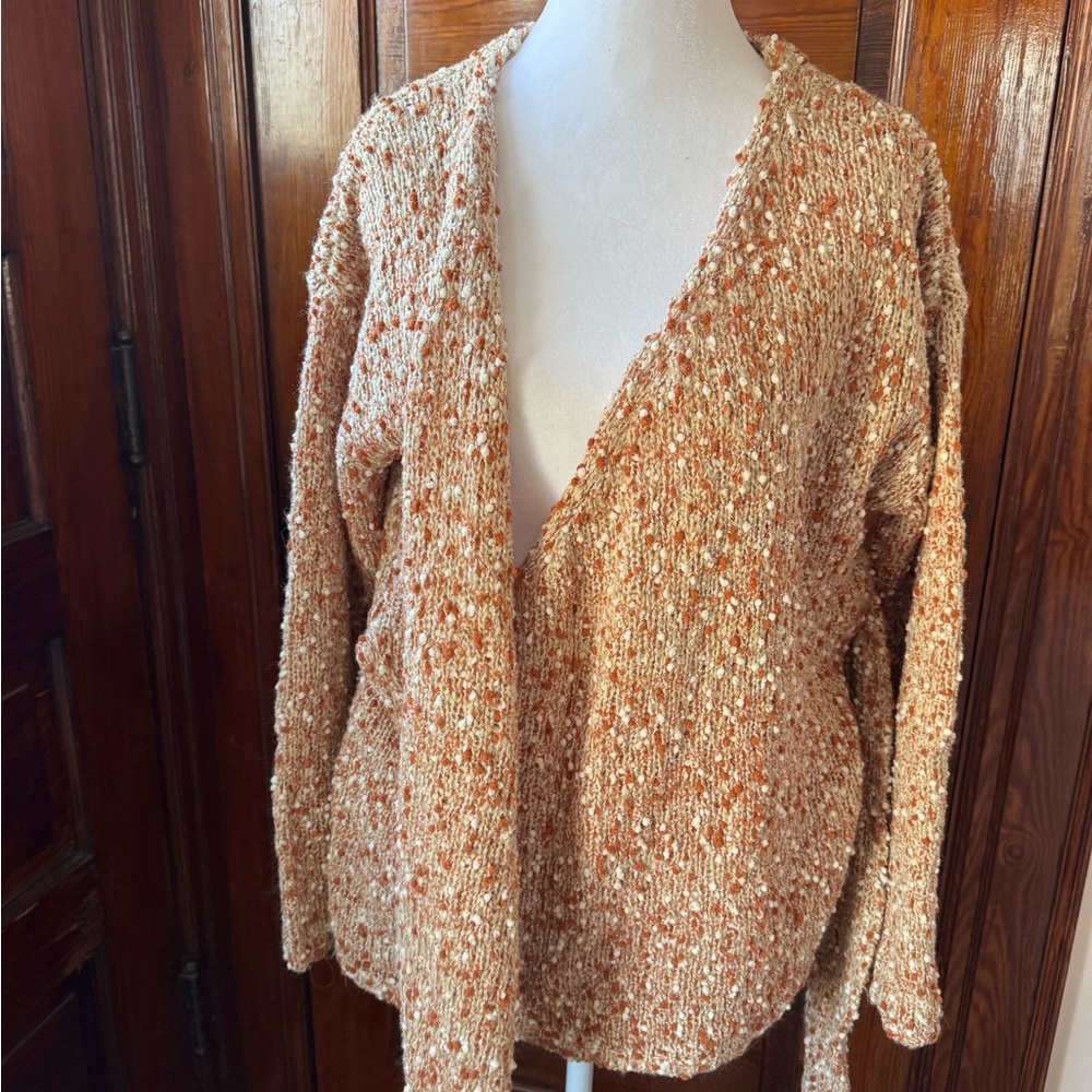 J.O.A. Textured Knit Sweater in Cream and Burnt Orange - Picture 4 of 5